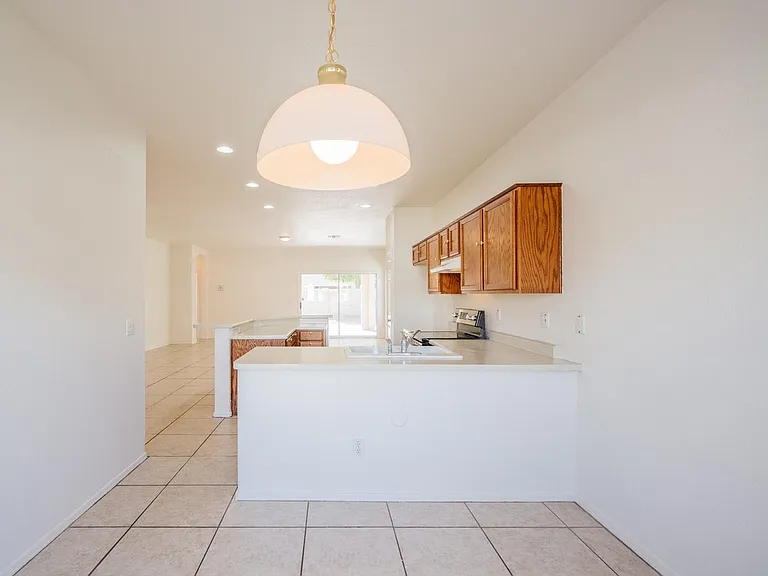 12541 W Jefferson St — Photo 8