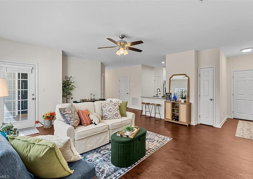 2608 Pennoak Way #L, Greensboro, NC 27407 | Zillow