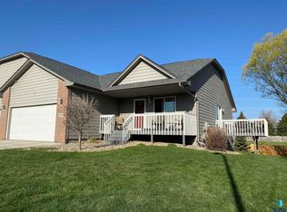609 S Horizon Ln, Sioux Falls, SD 57106