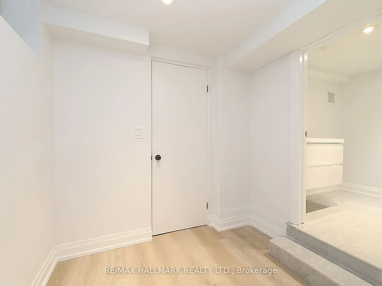 38 Halton St — Photo 11