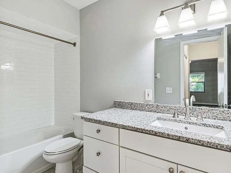 411 S Willow Ave — Photo 19