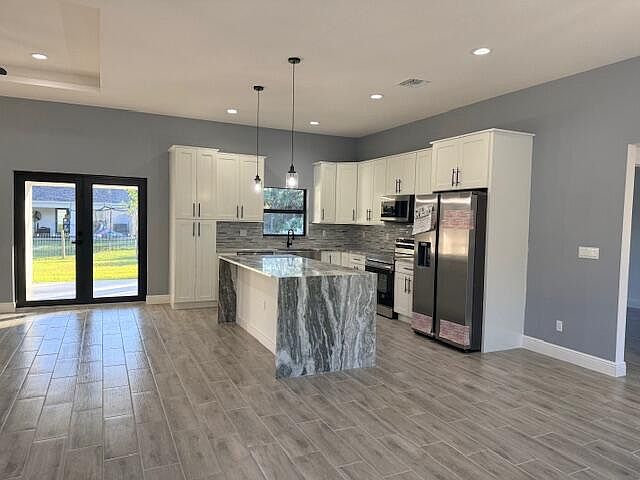 1st image of 554 Fellenz Street SW