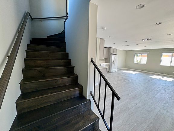 5th image of 18645 Eccles St