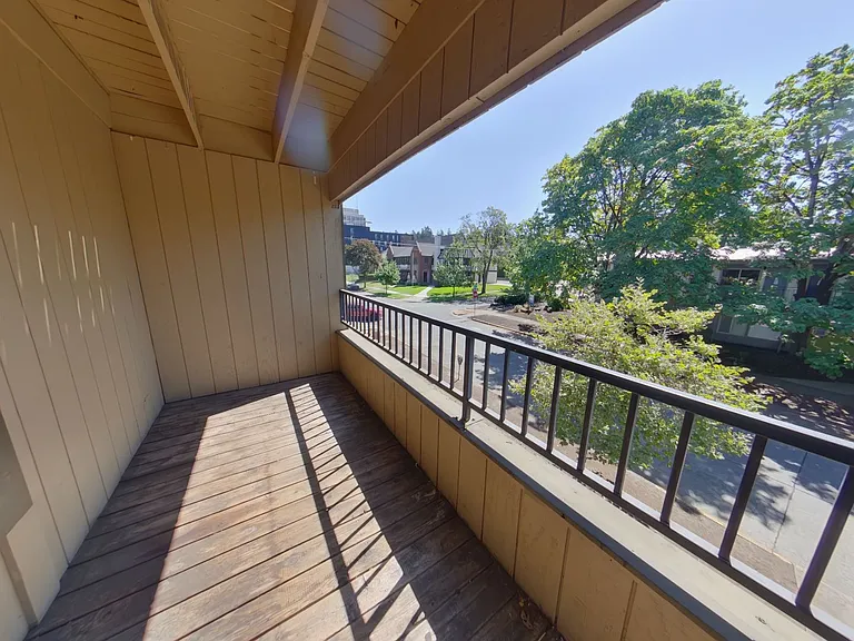 Hess Apartments — Photo 27