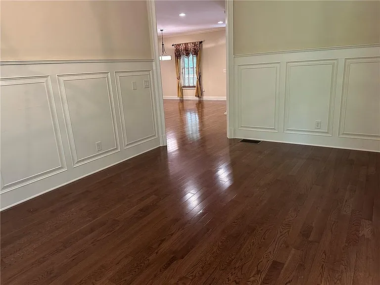 510 Lake Medlock Dr — Photo 8