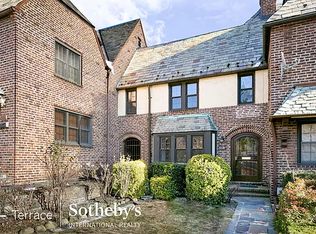 111-24 75th Rd, Forest Hills, NY 11375