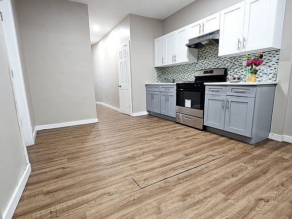 2nd image of 203 12th Ave #1G