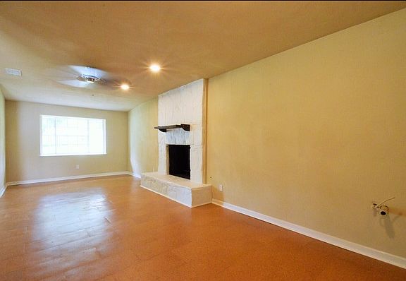 3rd image of 223 Montpelier Dr