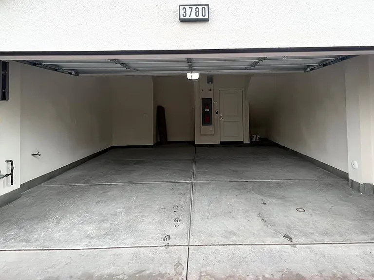 2-car space garage