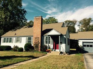 8 Plymouth Dr, Barrington, RI 02806