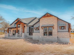 116 Hondo Dr, La Vernia, TX 78121