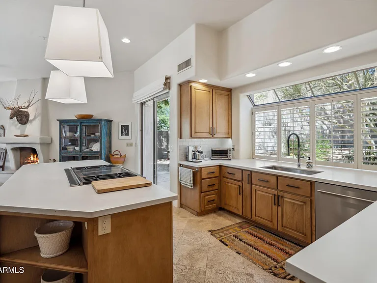 7466 E High Point Dr — Photo 12