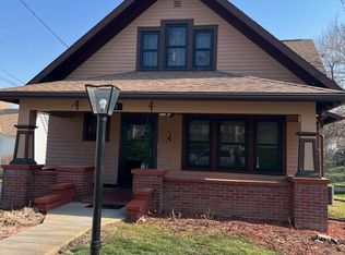 209 E Thomas St, Avoca, IA 51521