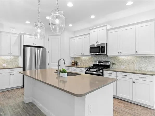 19763 Coconut Harbor CIR, FORT MYERS, FL 33908