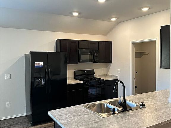 4th image of 2027 Dillards Dr