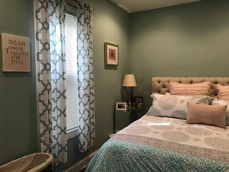 4550 N Oakley Ave #1 — Photo 10