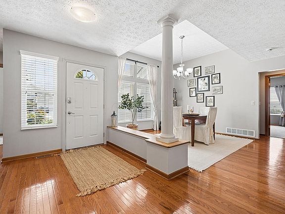 4th image of 2494 Seton Dr