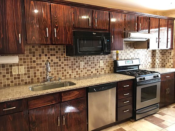 5th image of 72 Daffodil Ct
