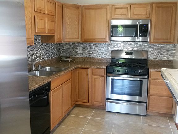 5th image of 4386 Chelford St