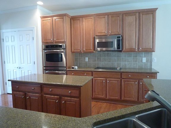 3rd image of 3039 Coral Bell Ln