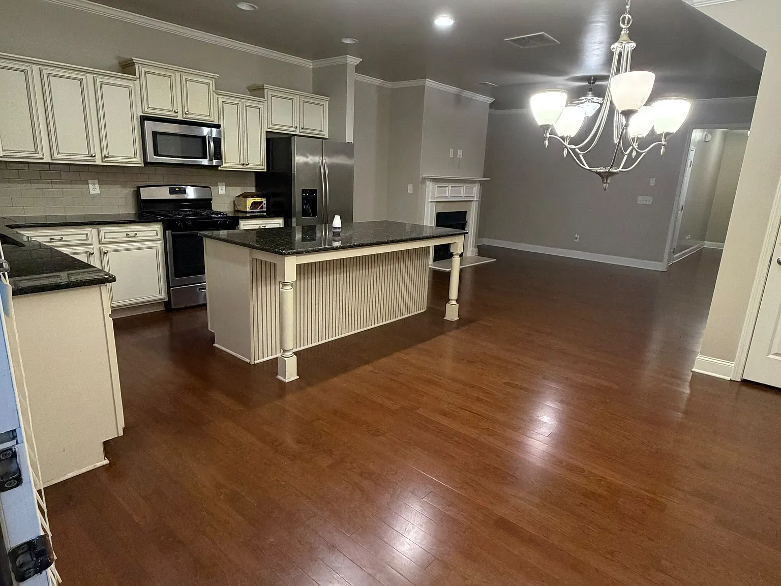 786 Garbrooke Dr — Photo 4