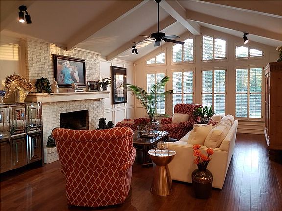 3rd image of 312 Dartbrook Dr