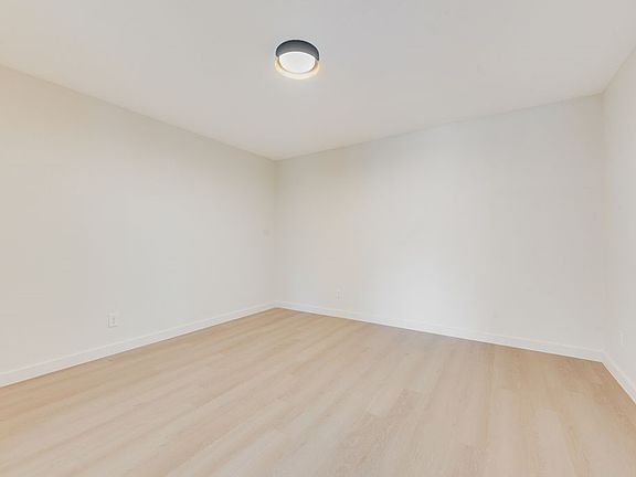 5th image of 804 Brook Valley Ln