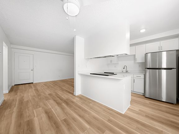 4th image of 1225 Broadway APT 102