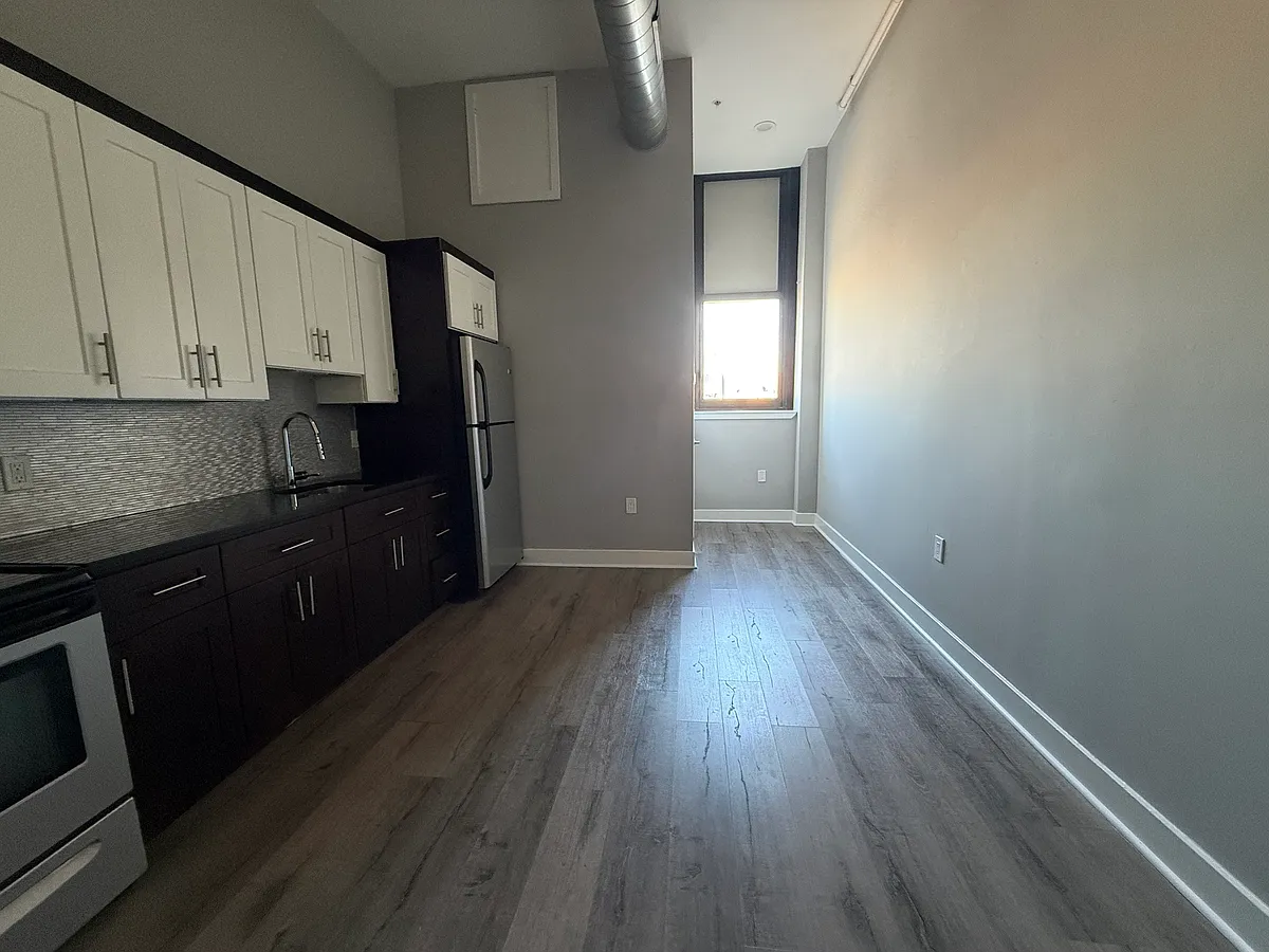 Building Photo - 1509 S 17th St #301