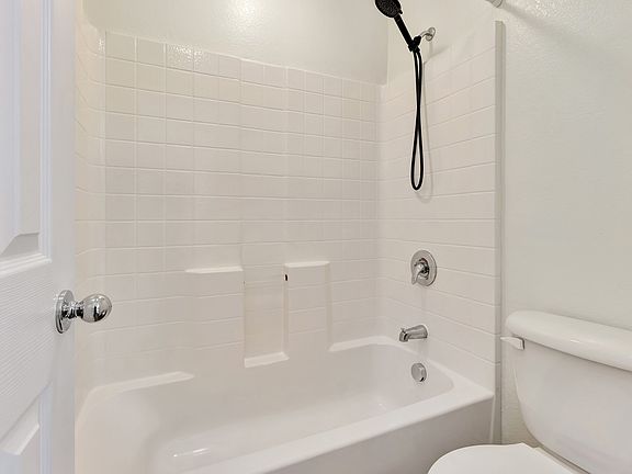 3rd image of 2822 Escala Cir