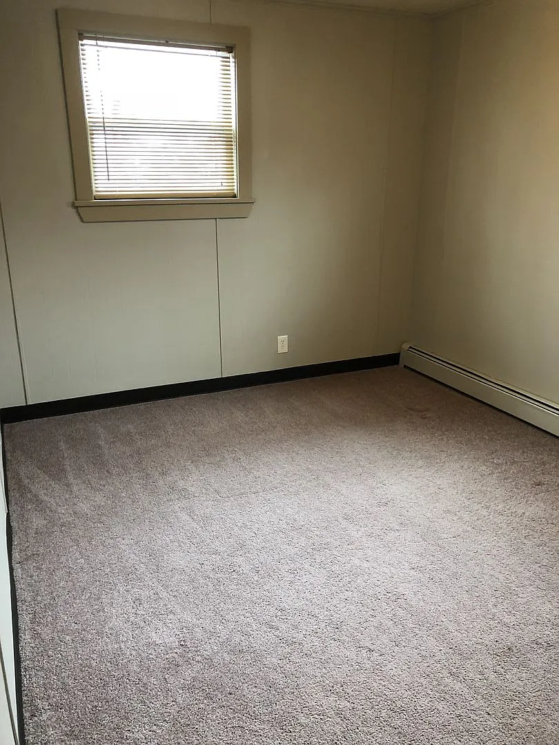 Conneaut — Photo 1