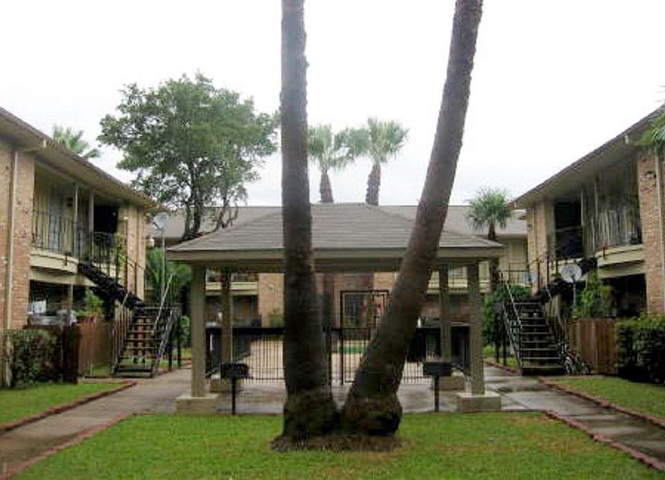 1st image of 5704 Edgemoor Dr #48