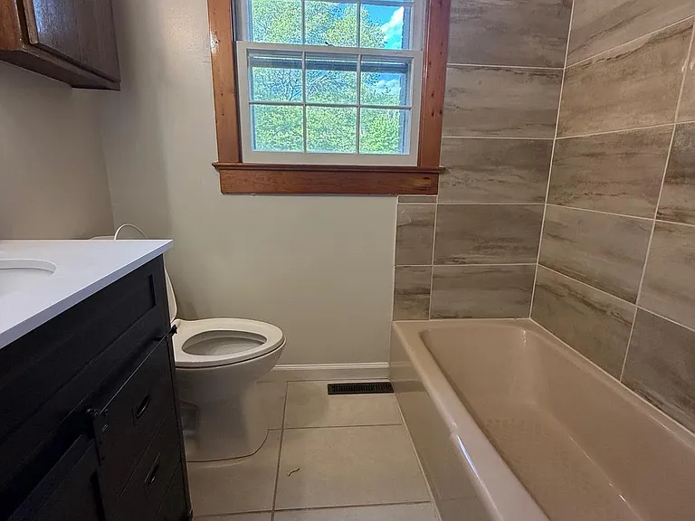 1523 Courthouse Rd — Photo 11