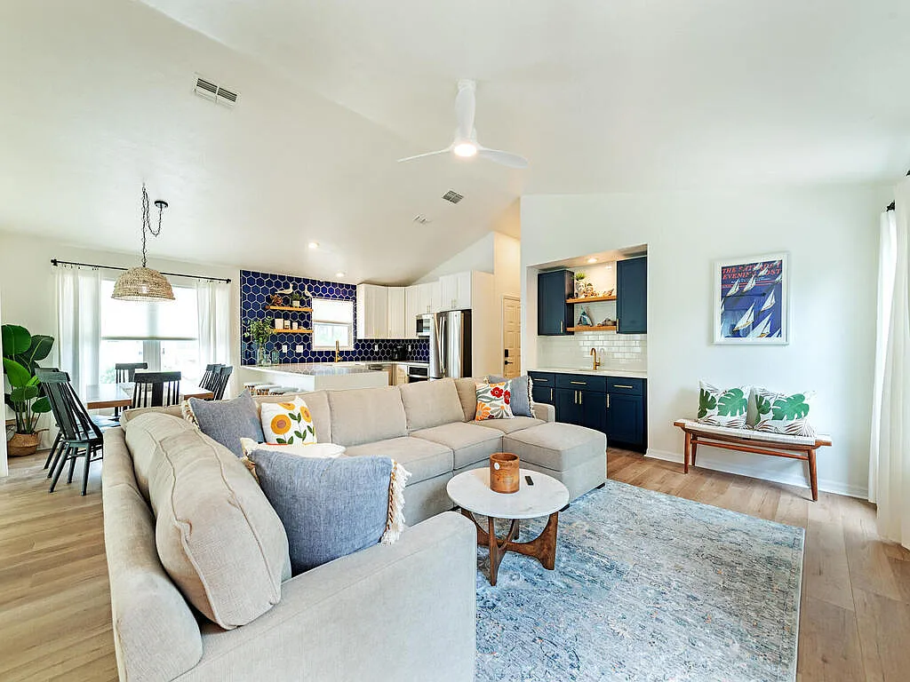 3 bed, 1456 sqft, $5,000 — Photo 1