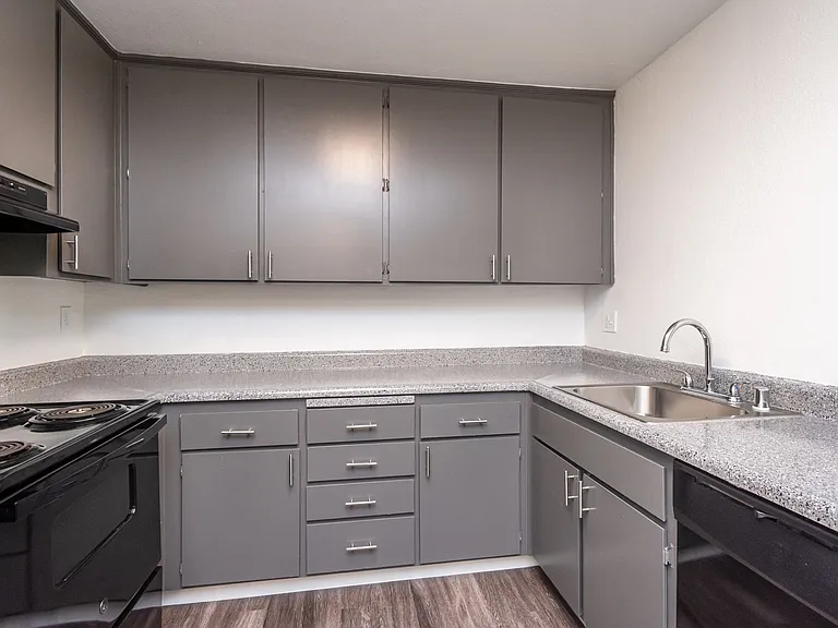 Carmel Pointe Apartments — Photo 41