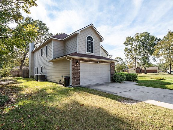 3rd image of 16148 Broadwater Dr