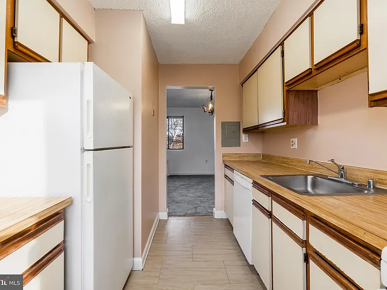 4717 1st St SW #303 — Photo 8