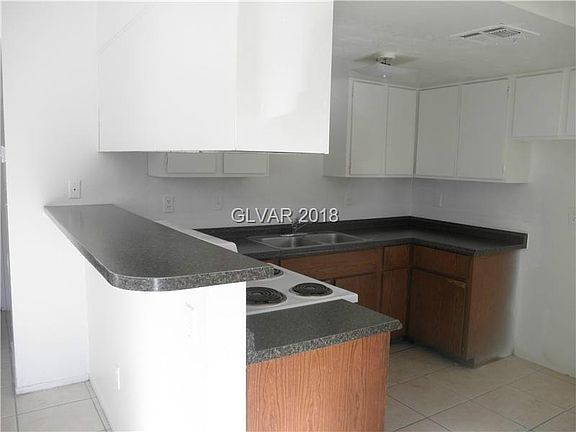 4th image of 4750 Thunderbolt Ave
