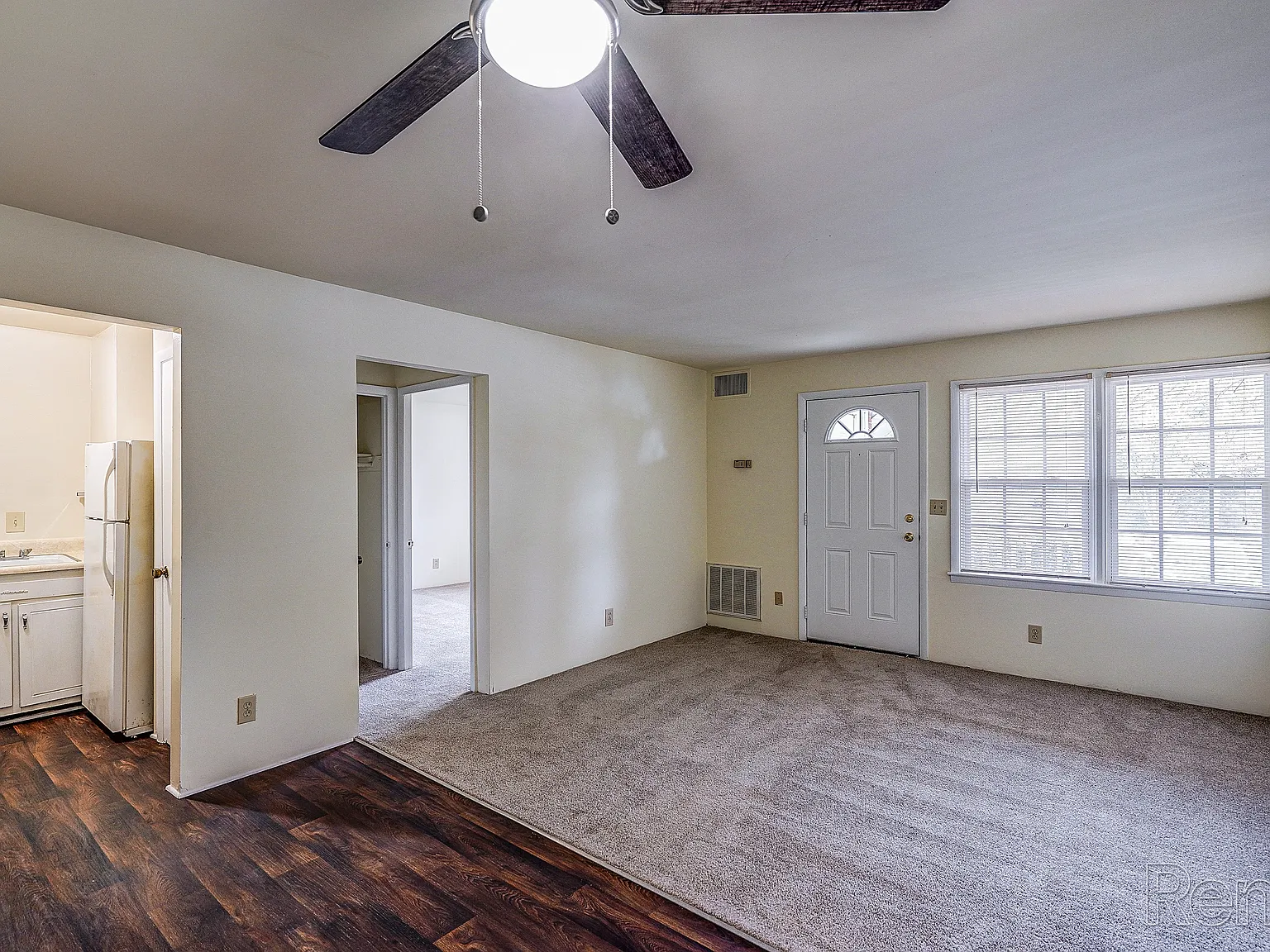 Shamrock Apartments — Photo 2