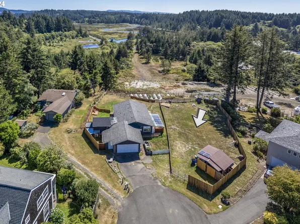 12002 NW Estate Pl, Seal Rock, OR 97376