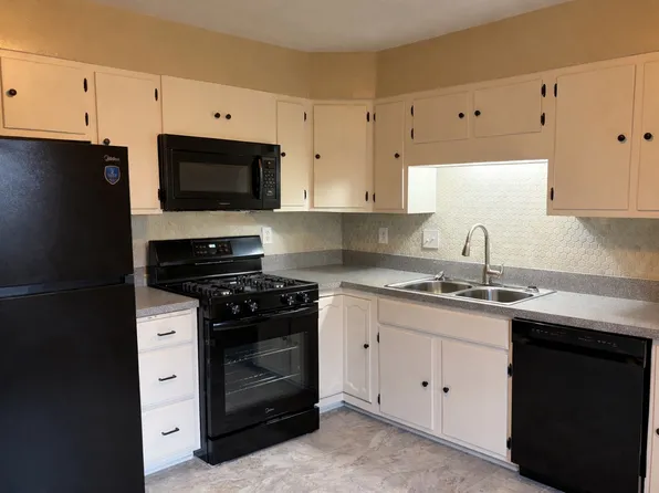 102 Michael Dr, Elkview, WV 25071