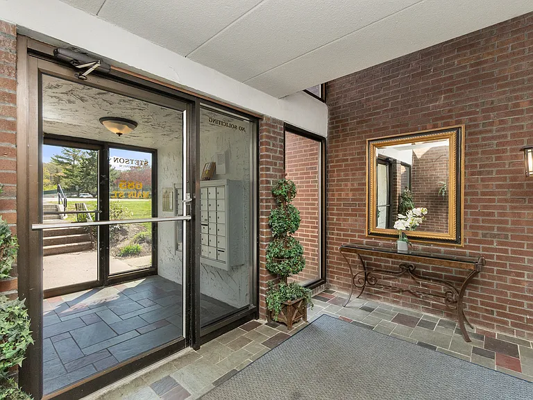 685 Main St #37 — Photo 17