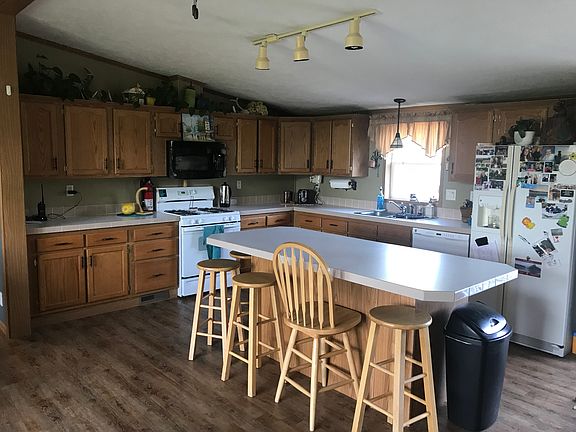Huge kitchen 