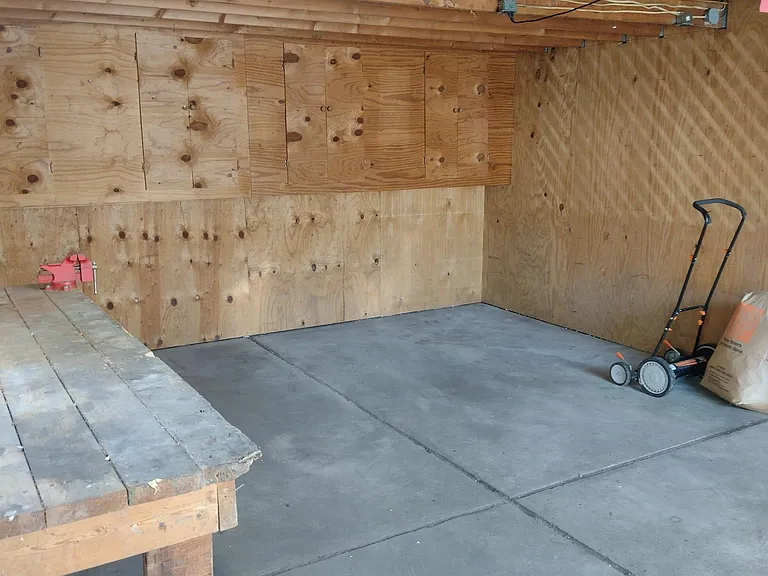 8211 Carrousel Blvd — Photo 20
