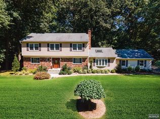 12 Lantern Ln, Ramsey, NJ 07446