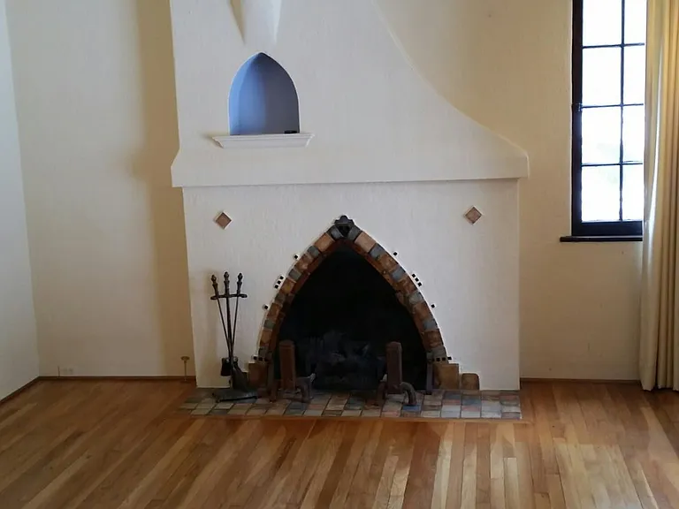 Gas Fireplace in front room