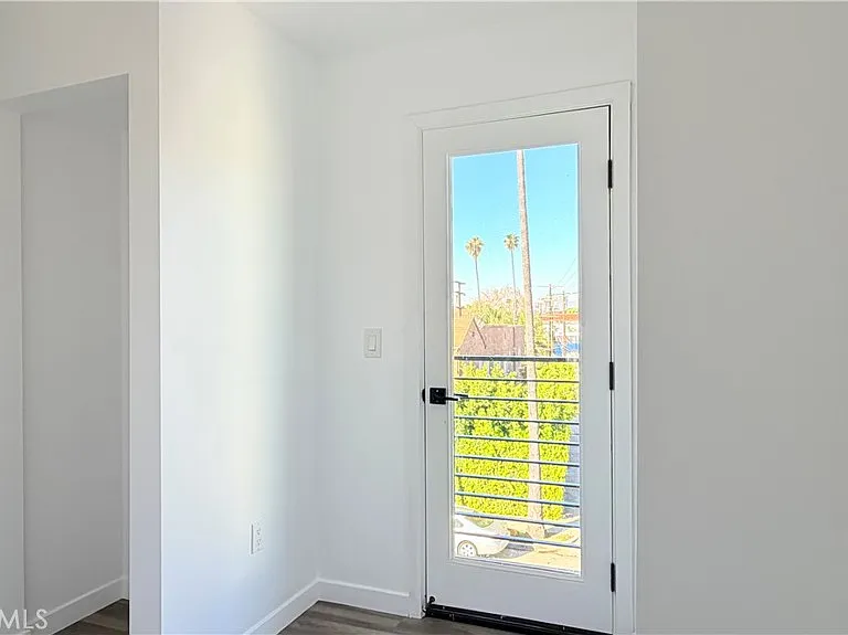 1416 S Cloverdale Ave — Photo 15