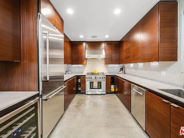 417 Venice Way — Photo 7