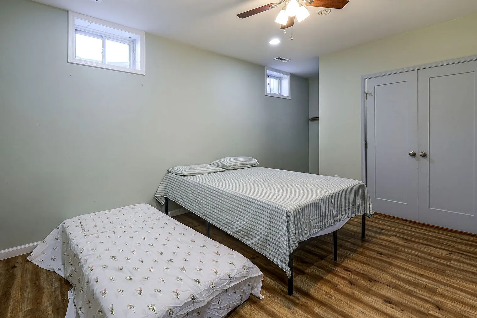 2 bed, 1.0 bath, 1496 sqft, $3,340 — Photo 3