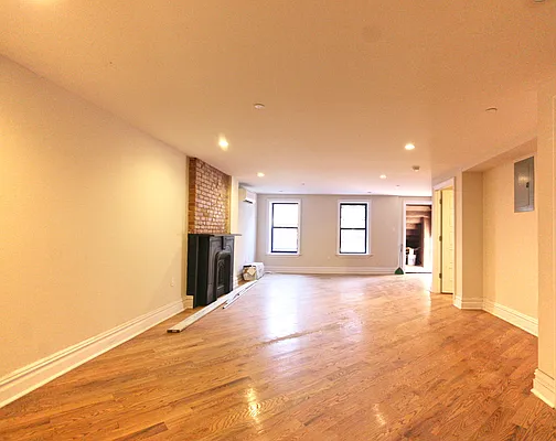 Rented by Rental Solutions Inc | media 35